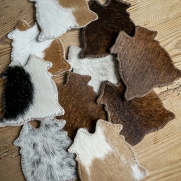 Coasters made of cowhide Item No. 6910 T