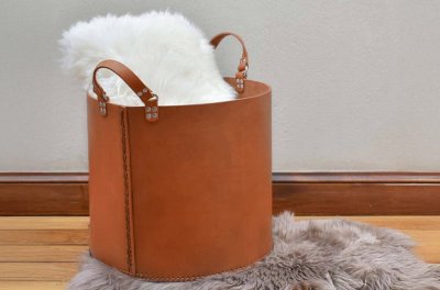 Aufbewahrungseimer aus Leder